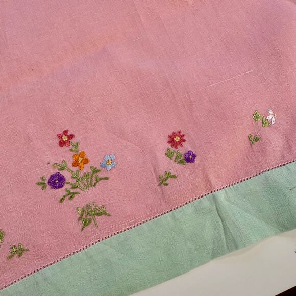 VTG Linen Handmade Pink & Green Floral Embroidery Tea Towel Shabby Chic READ - Picture 4 of 7